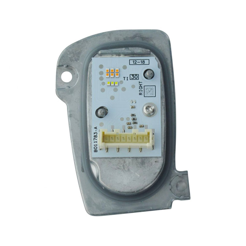 Module feux de jour Audi A3 A7 8V0998473A / 8V0998474A